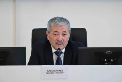 МинКаб башчысы Адылбек Касымалиев Мамлекеттик салык кызматында коррупцияга каршы күрөшүү жана ЭТТК киргизүү маселелери боюнча кеңешме өткөрдү